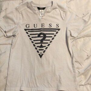 Guess Vneck Tshirt size 8/10